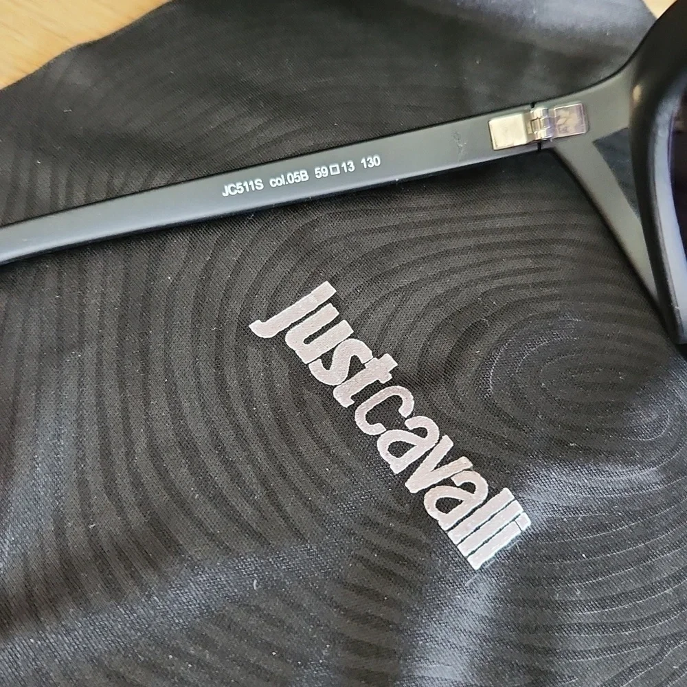 Just Cavalli Sunglasses - Picture 4 of 5